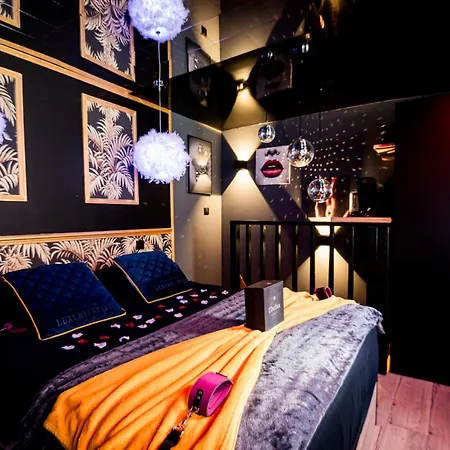 Loveroom Sauna, Balneo, Parking Prive Dans Le Centre De Honfleur Room photo