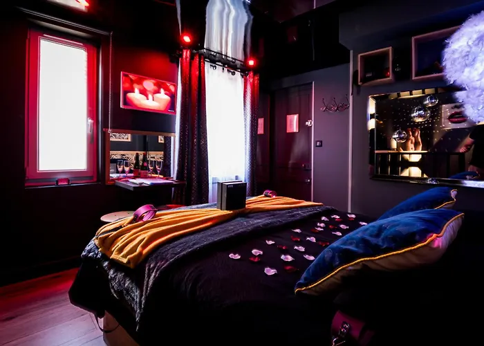 Loveroom Sauna, Balneo, Parking Prive Dans Le Centre De Honfleur