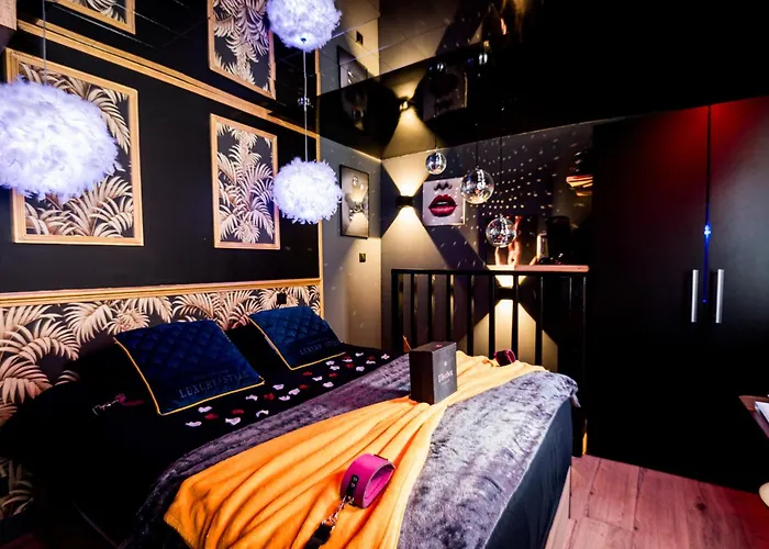 Loveroom Sauna, Balneo, Parking Prive Dans Le Centre De Honfleur