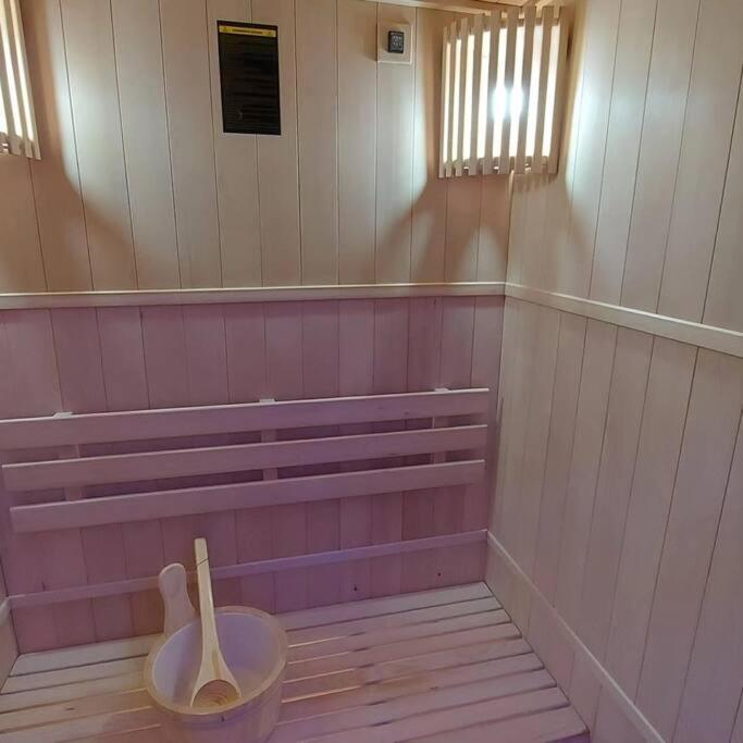 Loveroom Sauna, Balneo, Parking Prive Dans Le Centre De Apartment *