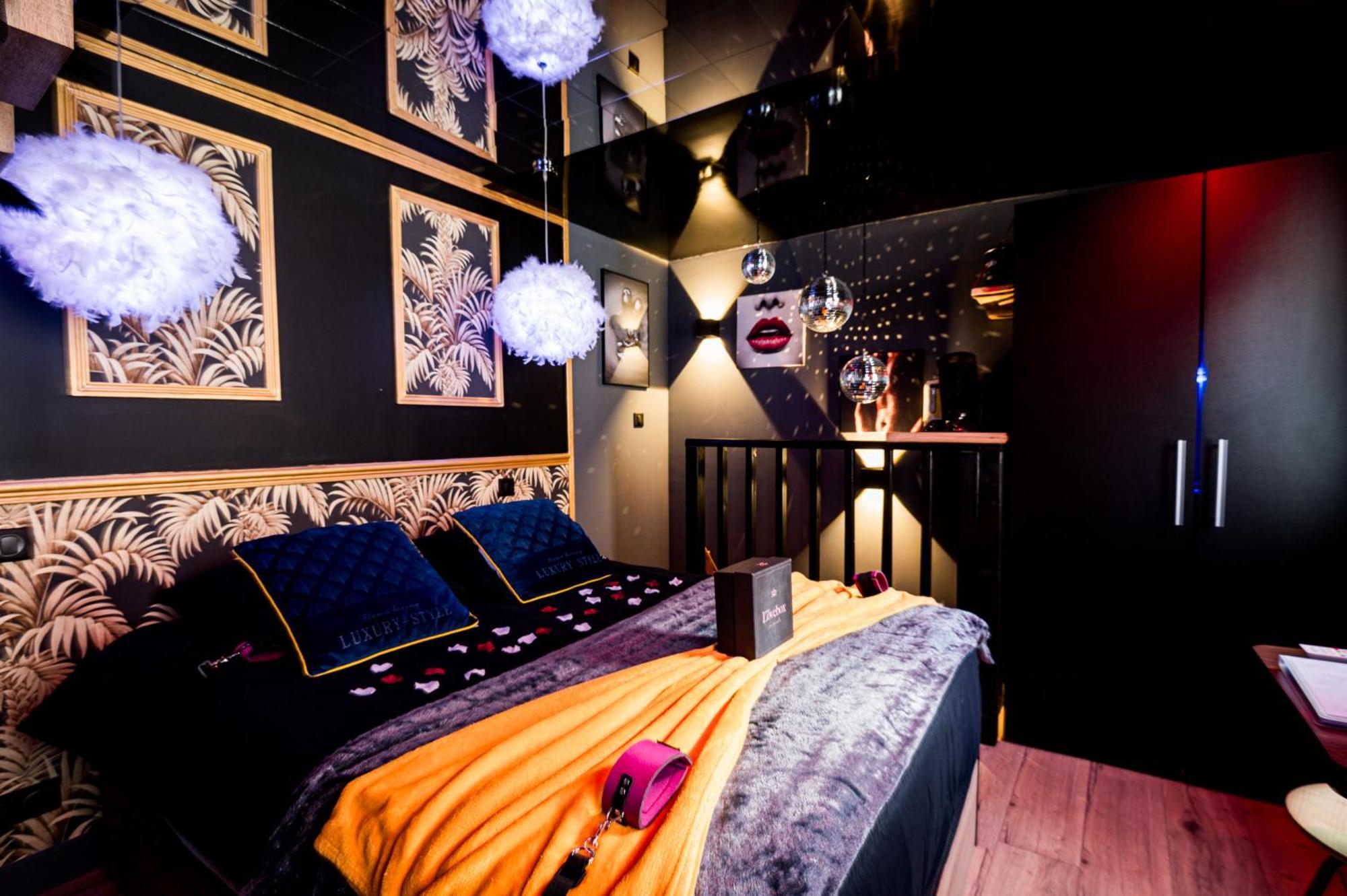 Apartment Loveroom Sauna, Balneo, Parking Prive Dans Le Centre De *