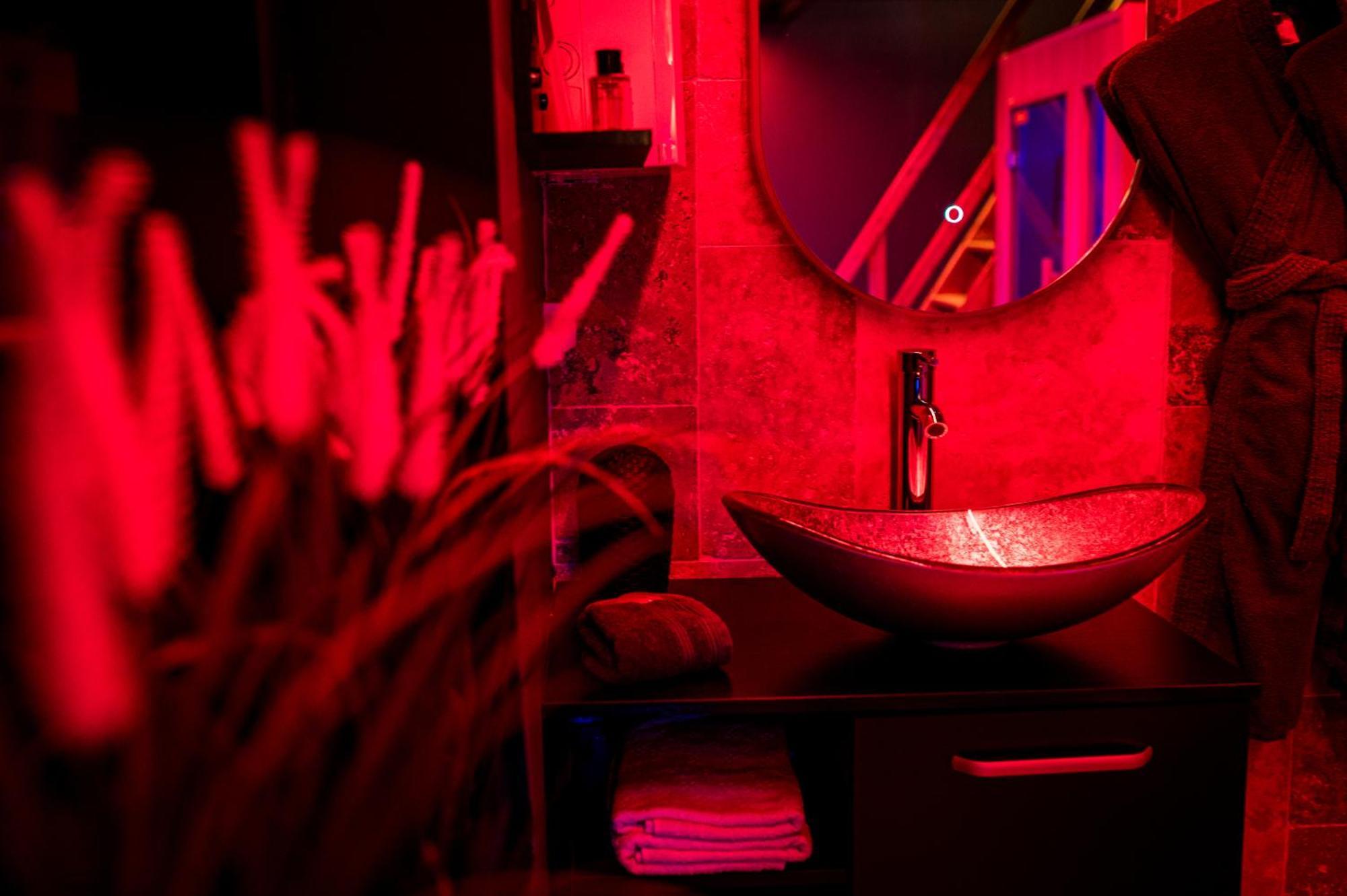 Apartment Loveroom Sauna, Balneo, Parking Prive Dans Le Centre De *