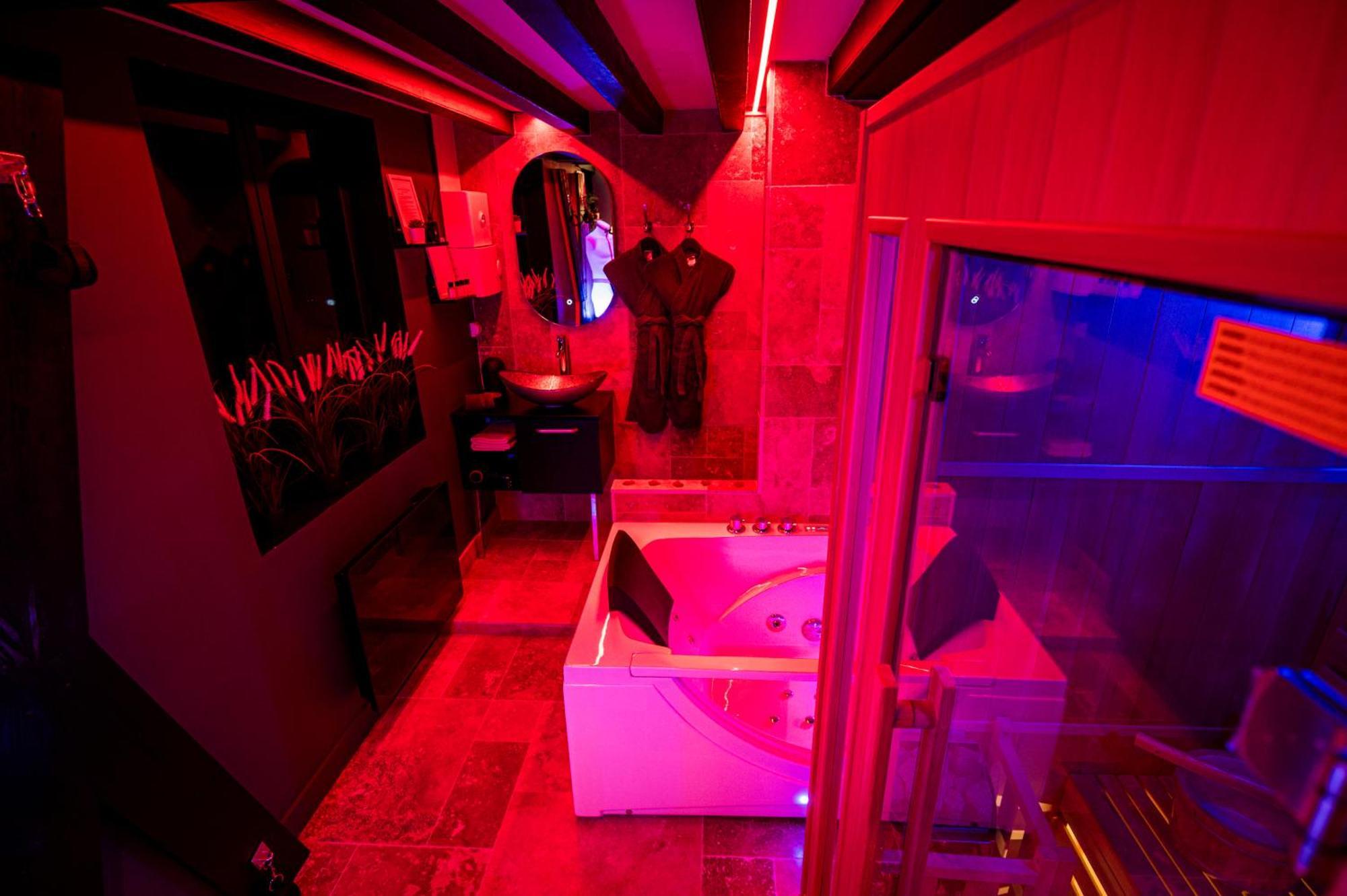 Loveroom Sauna, Balneo, Parking Prive Dans Le Centre De Apartment Honfleur
