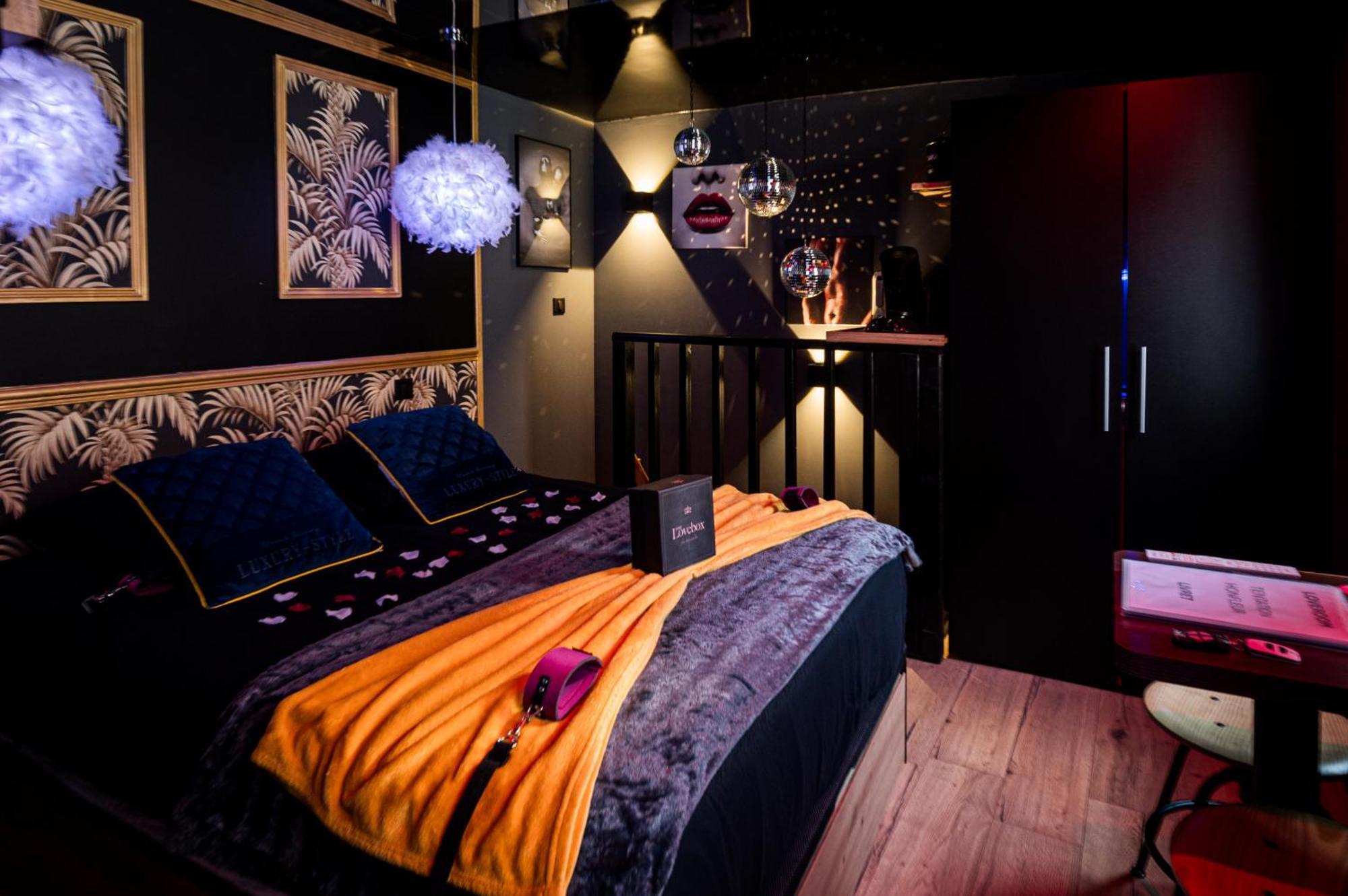 Loveroom Sauna, Balneo, Parking Prive Dans Le Centre De Honfleur