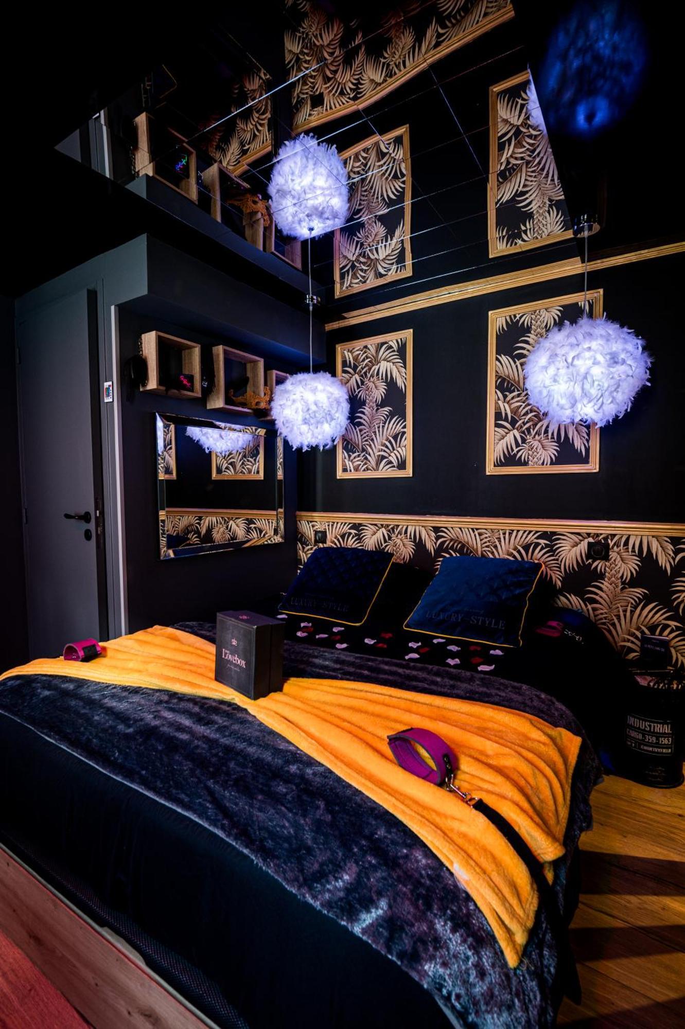 Apartment Loveroom Sauna, Balneo, Parking Prive Dans Le Centre De *